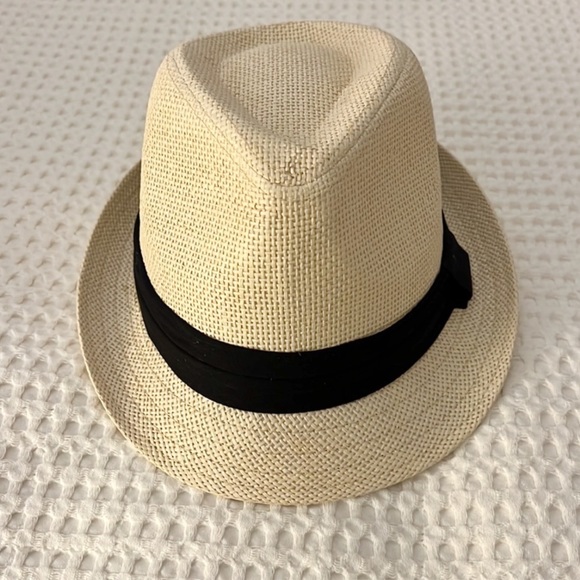 Hat - Picture 2 of 6